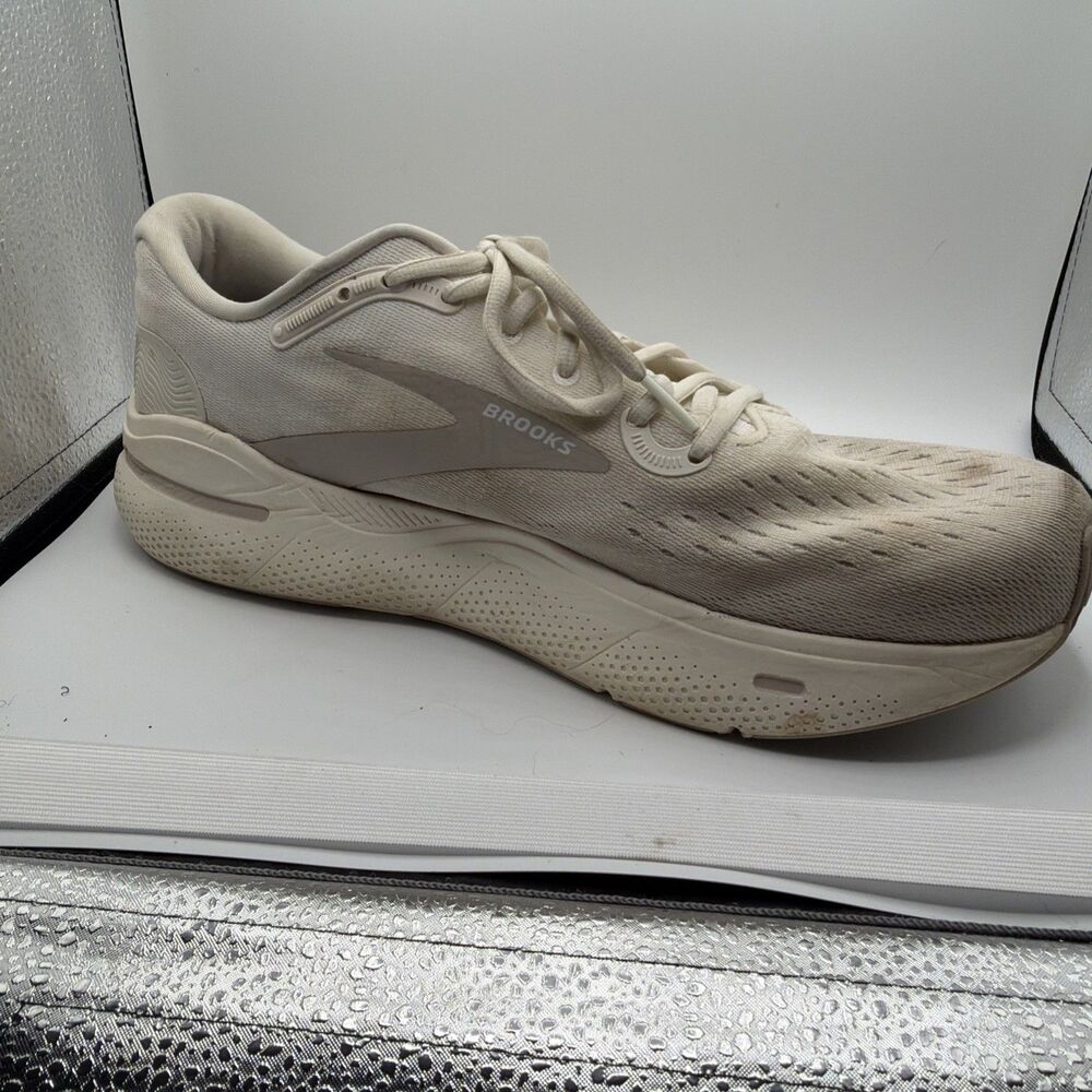 Brooks Ghost Max Men’s Size 12.5 1104061D174 Coconut White‎ Sand Chateau - Picture 6 of 10